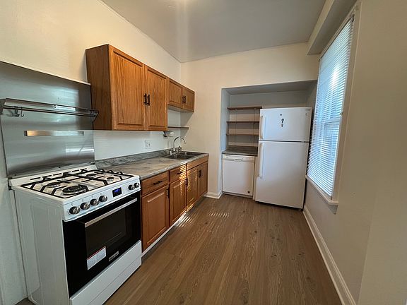 5th image of 1479 Belmont Ave Floor 2