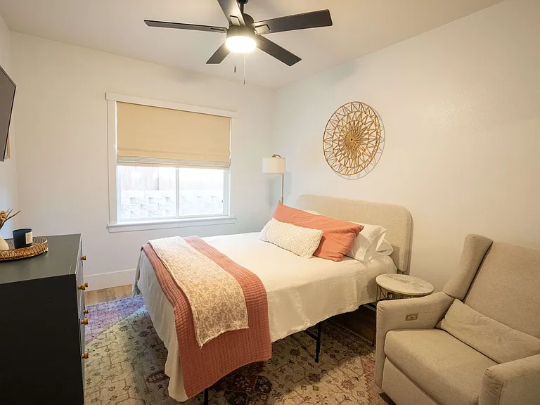 33896 Calafia St — Photo 15