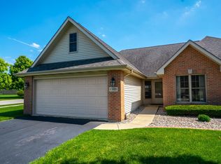 1105 Cherrywood Ln, Schererville, IN 46375