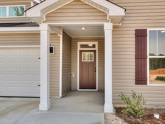 4th image of 210 Bay Meadows Drive