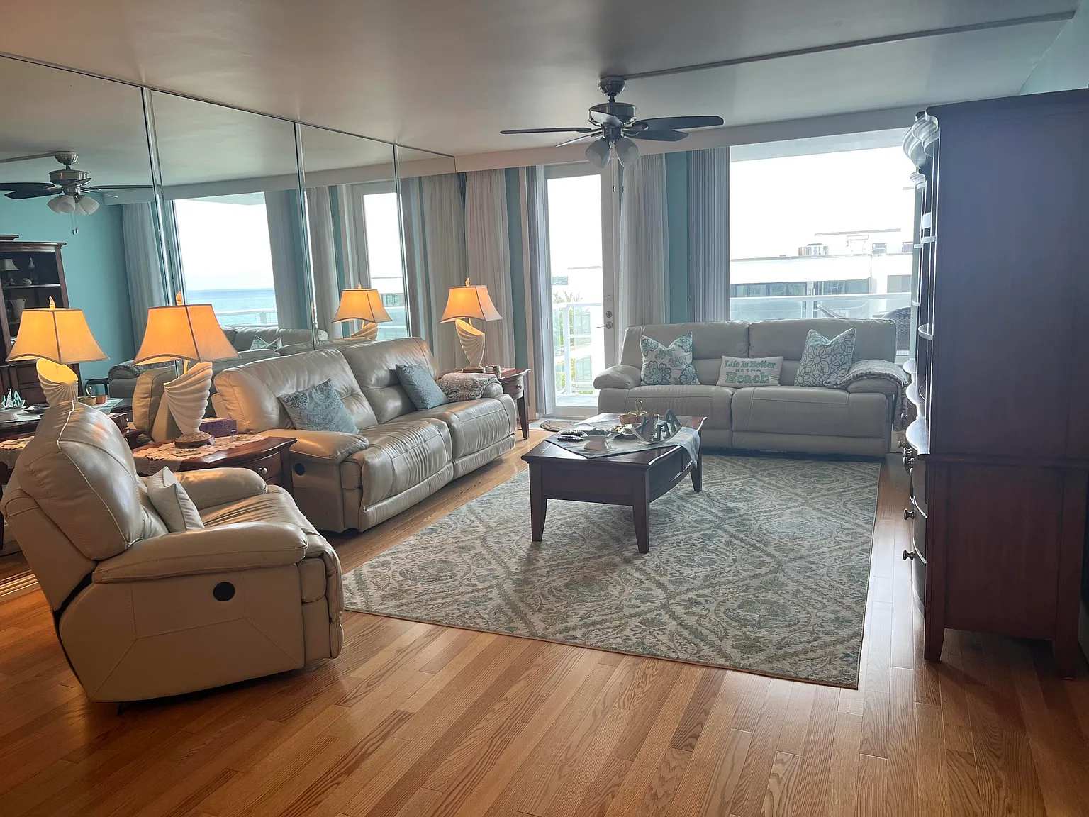 2 bed, 2.0 bath, 1548 sqft, $8,000 — Photo 2