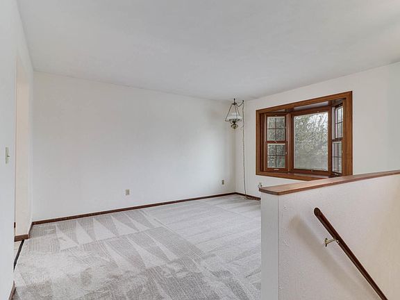 4th image of 2102 Woodhavens Dr