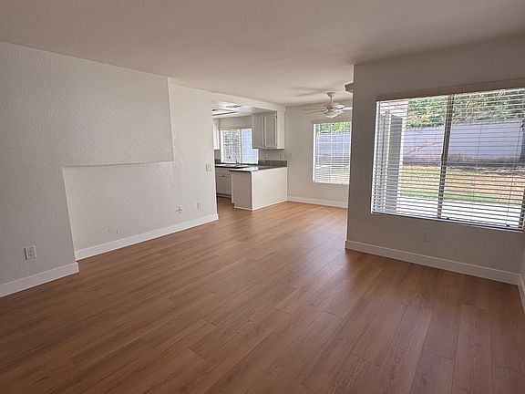 4th image of 39345 Medina Ct