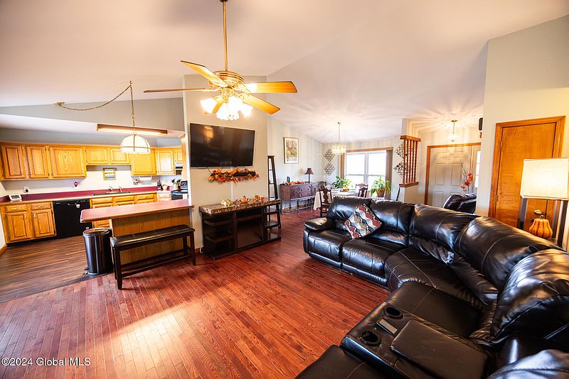 3rd image of 110 Selfridge Road