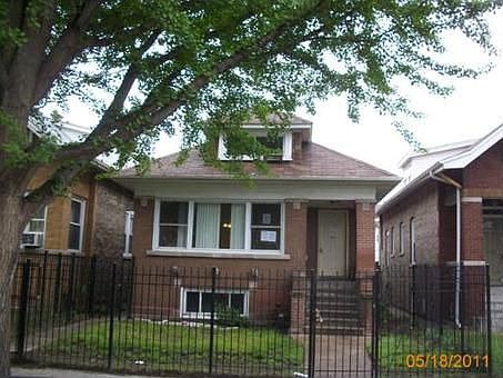 1st image of 4131 W Oakdale Ave