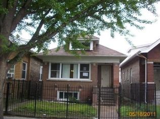 4131 W Oakdale Ave, Chicago, IL 60641