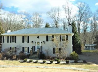 59 Smoke Rise Cir, Prospect, CT 06712