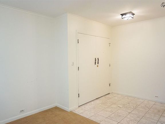 4th image of 4516 Lake Park Dr