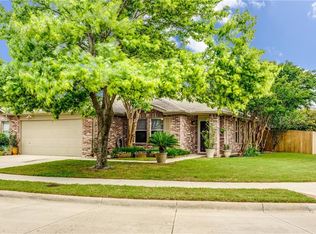 8720 Hunters Point Way, Fort Worth, TX 76123