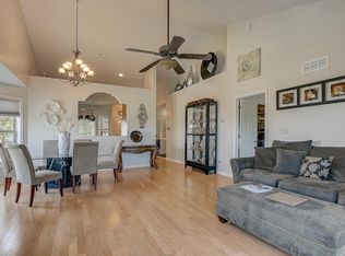 826 Timber Ridge Dr, Waukesha, WI 53189