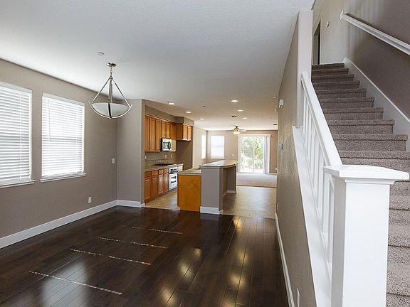 4th image of 2678 Nicolson Cir