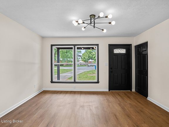 3rd image of 7917 Mango Dr