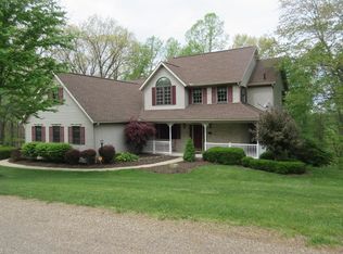 2445 Golf View Dr NE, New Philadelphia, OH 44663