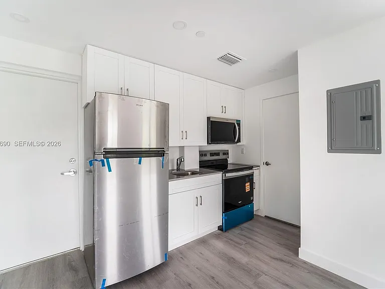 1165 NW 8th Ave #104 — Photo 8