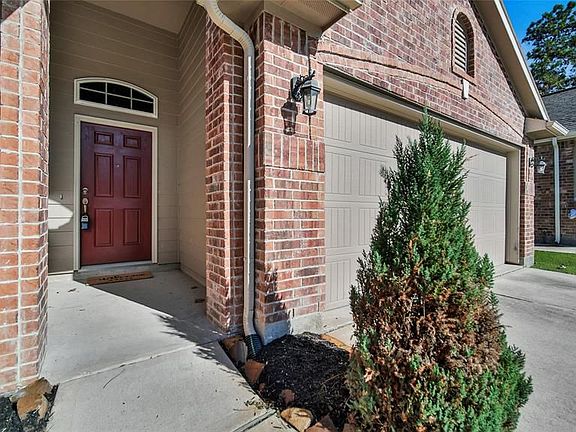 2nd image of 106 Knollbrook Cir