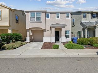 7872 Diamond Willow Ln, Sacramento, CA 95828