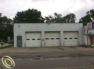 26050 W 7 Mile Rd, Redford, MI 48240