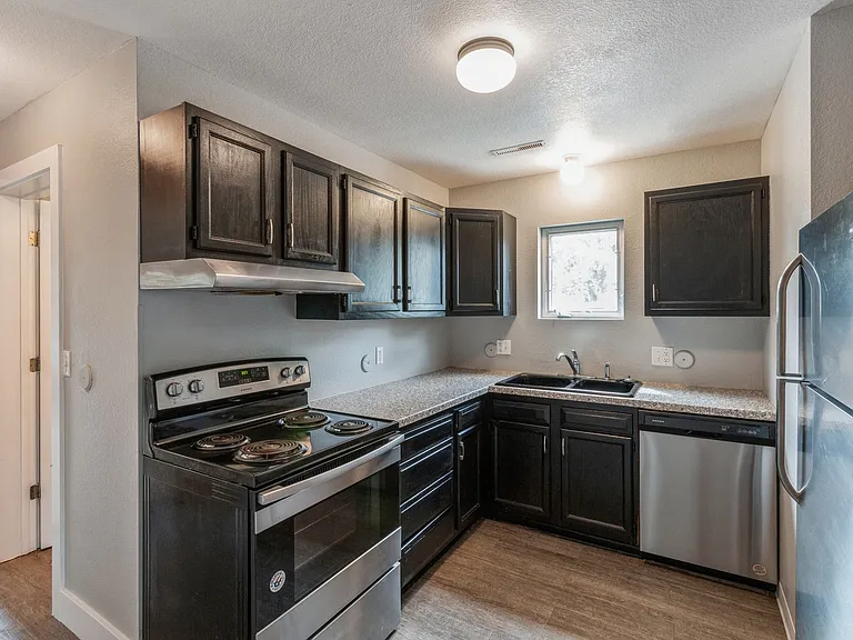1305 Georgia Ave #5 — Photo 2