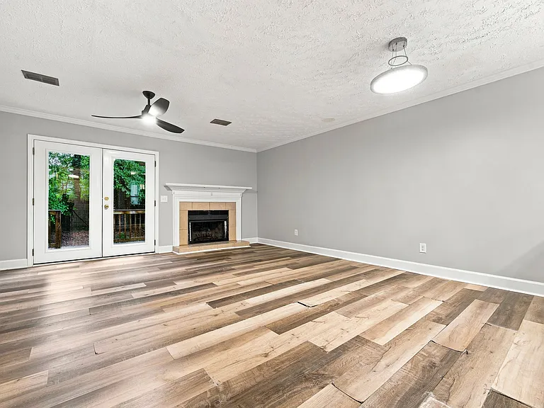 1909 Shenandoah Valley Ln SE — Photo 10