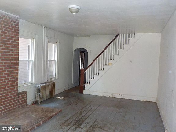 3rd image of 79 Walnut St