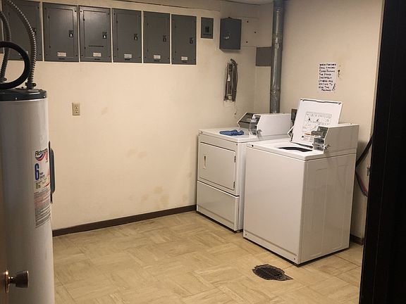 3rd image of 2965 Wildwood Dr APT 2
