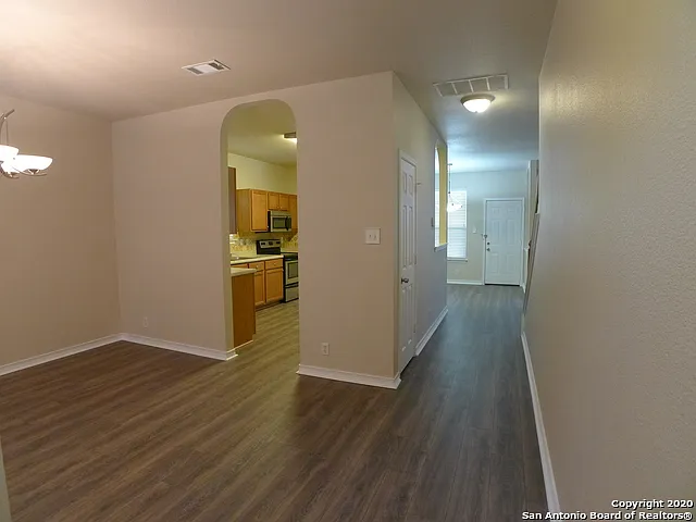 2935 Encino Riv — Photo 4