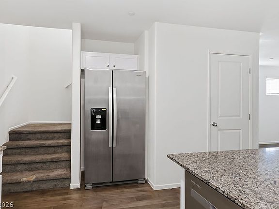 4th image of 341 Summer Sparrow Ave