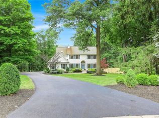 13 Pinecrest Rd, Salisbury Mills, NY 12577