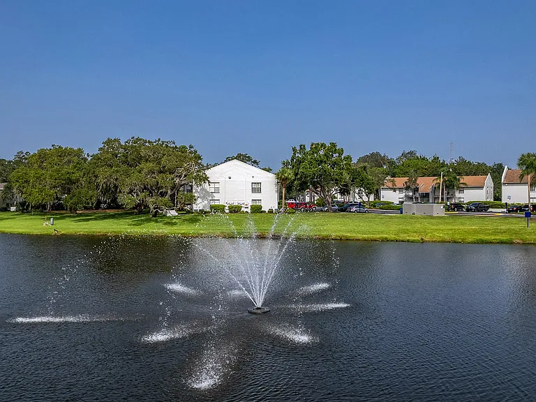 L'Estancia Apartment Homes — Photo 31
