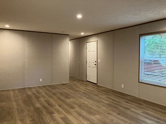 2nd image of 104 Big Pine Dr