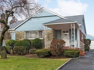 37 Countisbury Ave, Valley Stream, NY 11580