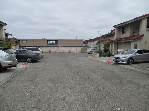 3rd image of 13701 Locust Cir