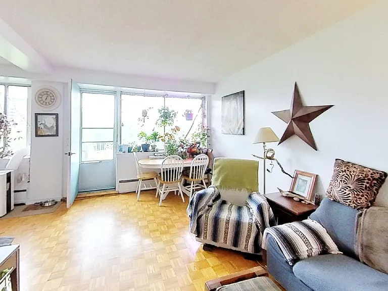 5713 Victoria Rd #507 — Photo 17