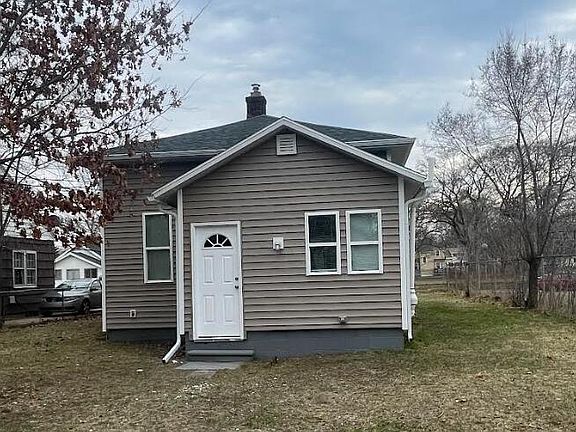 2nd image of 2209 Leahy St