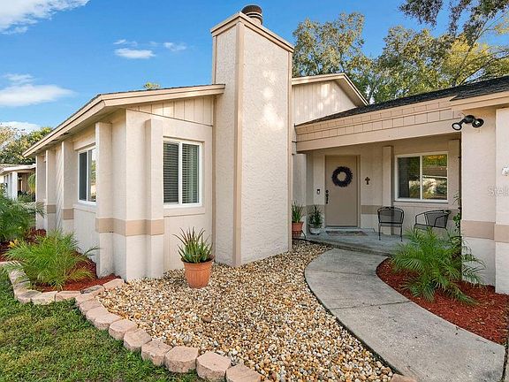 3rd image of 8423 Bay Oak Ct