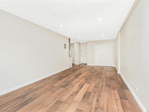 3rd image of 665 Thwaites Pl APT 3F