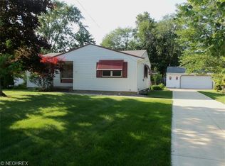 21186 Willow Ln, Strongsville, OH 44136