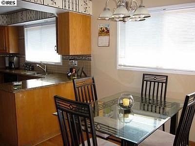 Eat-in Kitchen