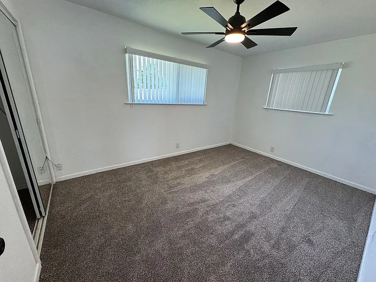 690 Quincy St — Photo 4