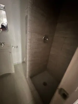 Rented by Perry Associates NYC Inc | media 18