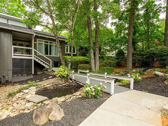 2nd image of 5 Hollyberry Woods