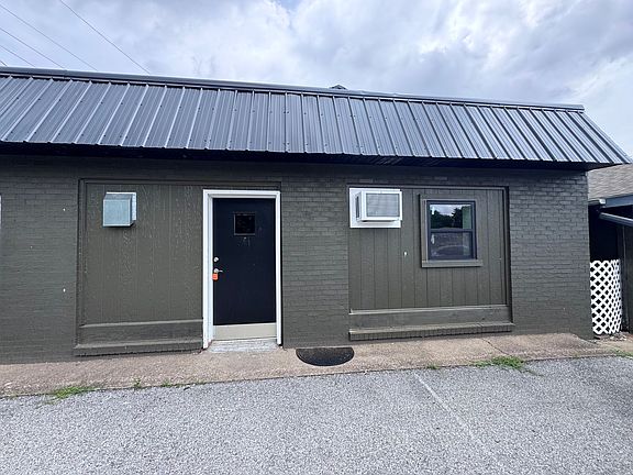 2nd image of 904 Coldwater Rd #12
