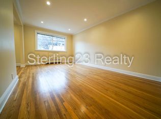 21-22 Hoyt Ave S #2A, Astoria, NY 11102