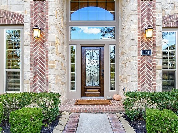 3rd image of 19411 Shady Edge Dr
