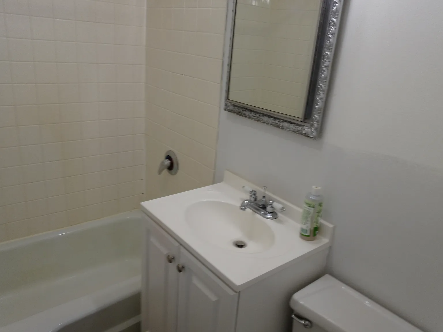 2 bed, 950 sqft, $1,985 — Photo 2