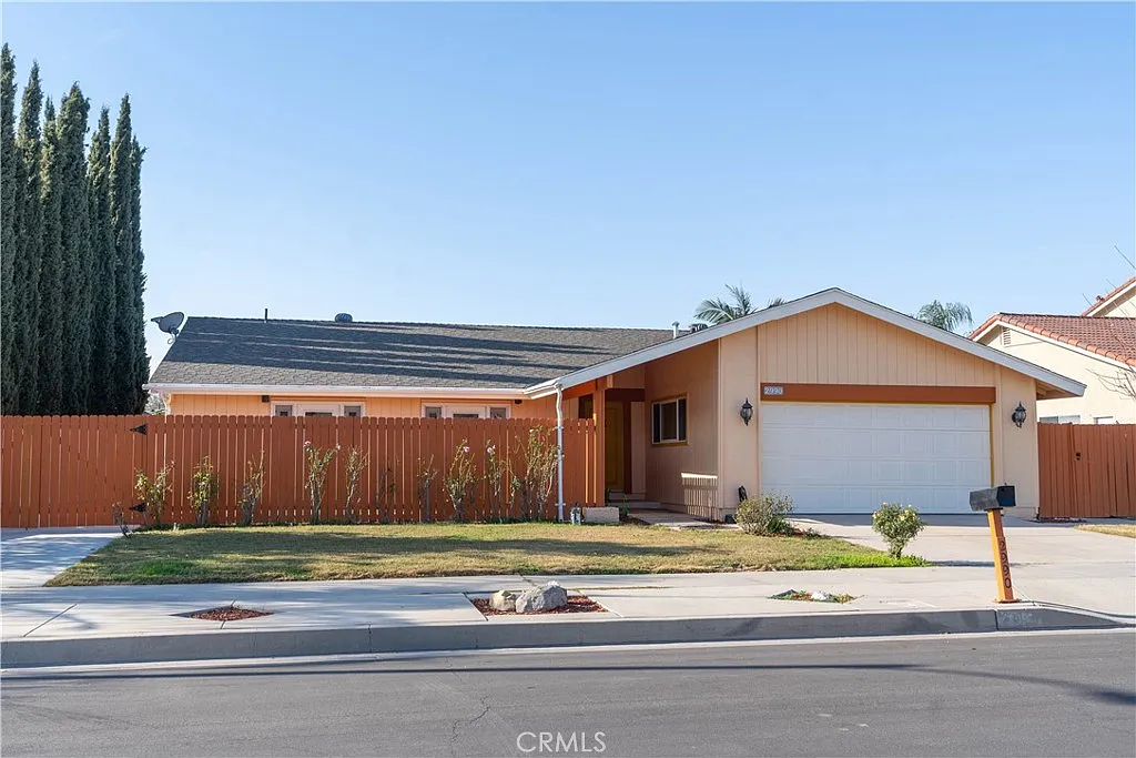 Building Photo - 2990 N Rippling Creek Dr