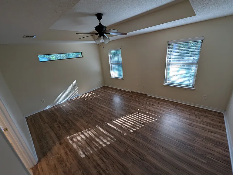 3229 Harrison St — Photo 6