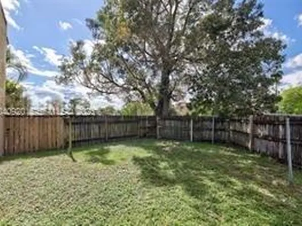 350 Sunshine Dr, Coconut Creek, FL 33066