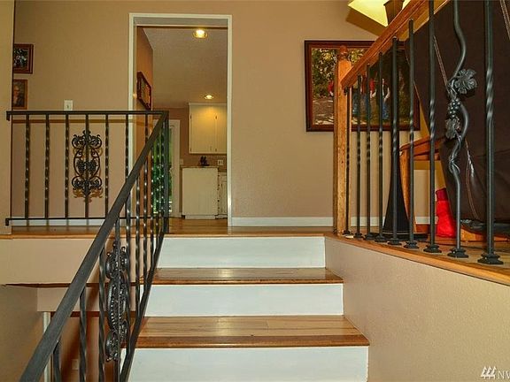 2nd image of 2143 Lakemoor Dr SW