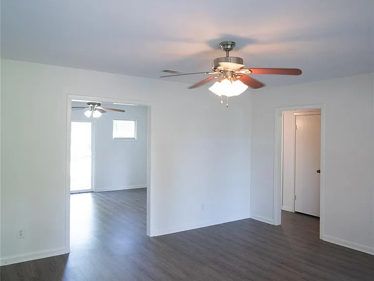 219 Glencroft Ct — Photo 12